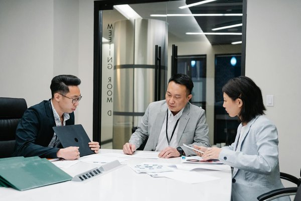 Les Normes Publicitaires pour les Entreprises : Guide Complèt et Essentiel